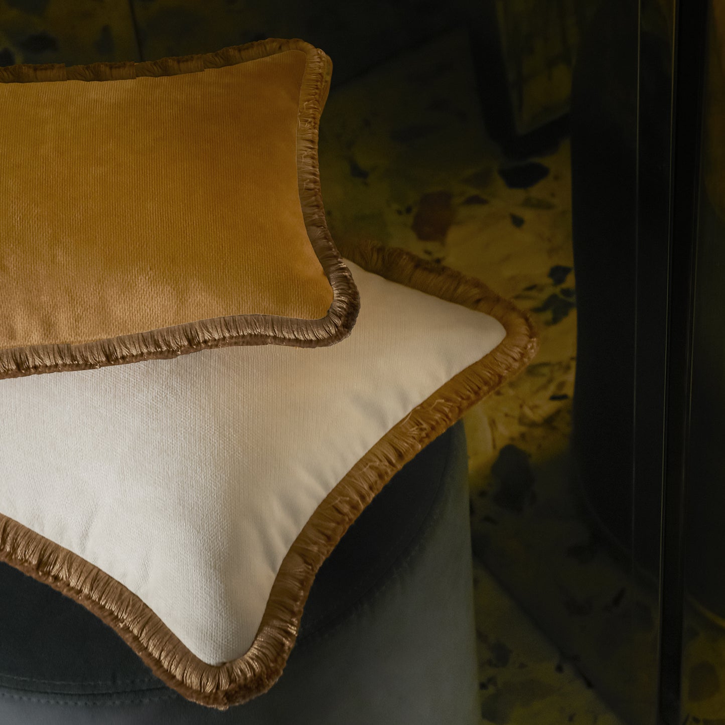 HAPPY PILLOW | Velvet Cushion DIRTY WHITE & CAMEL