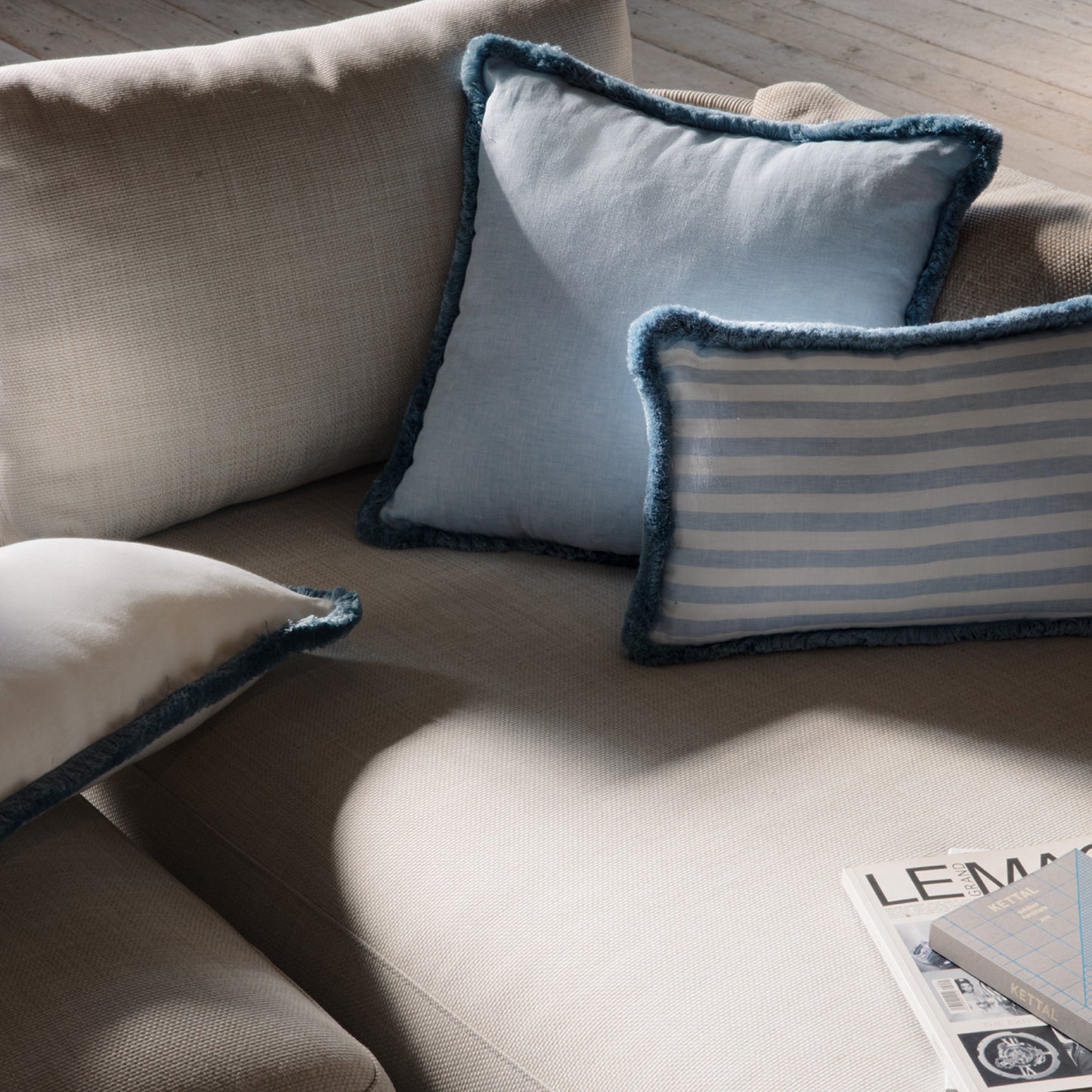 LINO | Striped White & Light blue