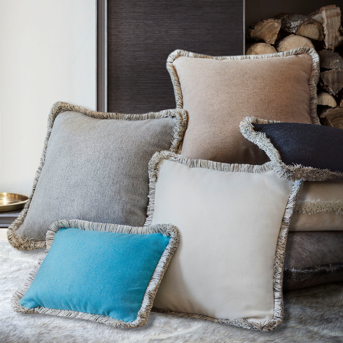 HAPPY PILLOW | Multicolor fringes ARTIC